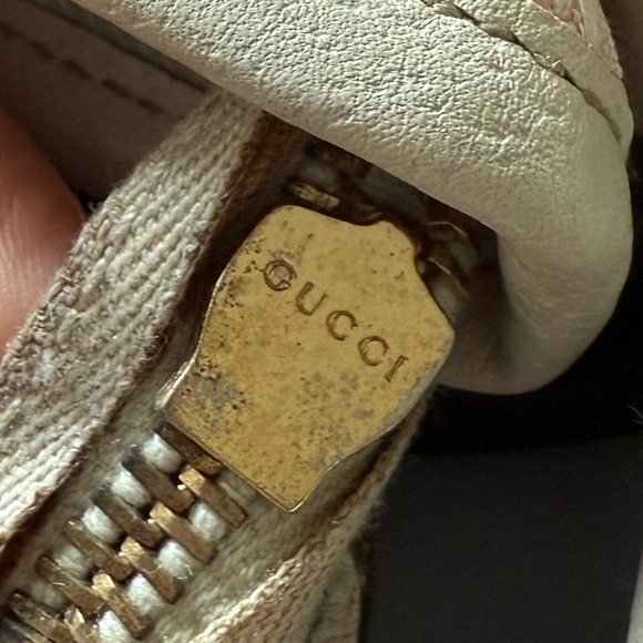 Gucci Abbey Large Shoulder Bag - Picture 12 of 12